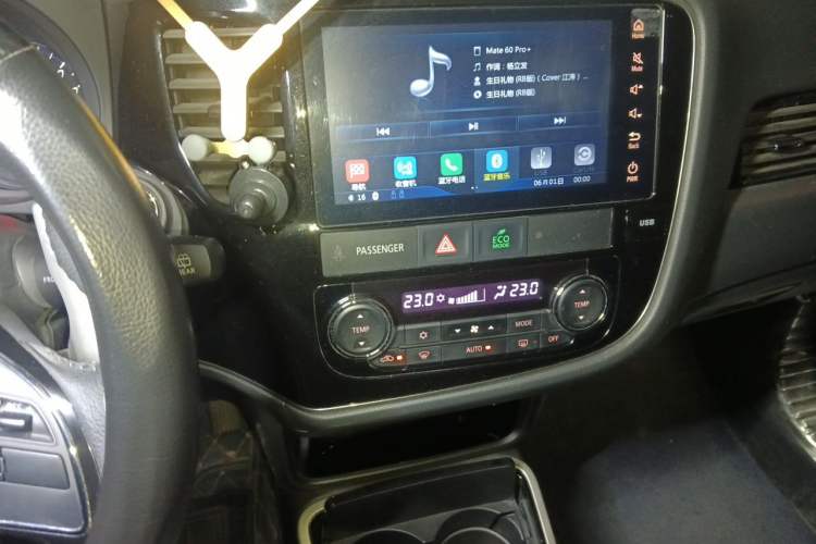 Used Mitsubishi Outlander 2019 2.4L 4x4 Zhi Xiang Edition 7 Seats China V Emission Standard Audio And AC Panel