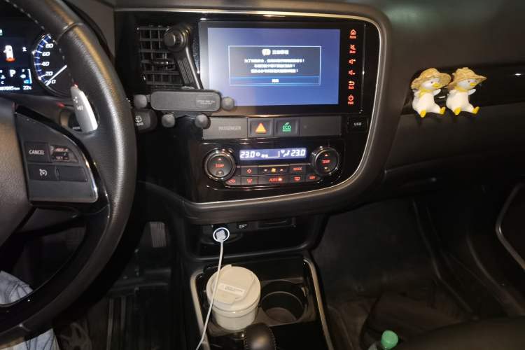 Used Mitsubishi Outlander 2019 2.4L 4x4 Zhi Xiang Edition 5 Seats China V Emission Standard Audio And AC Panel