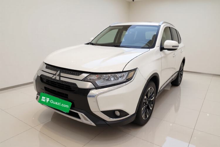Mitsubishi Outlander 2019 2.0L Two-Wheel Drive Comfort Edition 7-Seater China VI Standard مستعملة Guazi used car, China used car export, Used car for sale, Used  cars, Cheapest cars for sale
