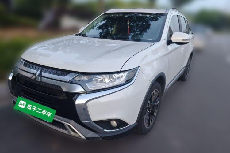 Used Mitsubishi Outlander 2019 2.0L Two-Wheel Drive Comfort Edition 7-Seater China VI Standard Guazi used car, China used car export, Used car for sale, Used cars, Cheapest cars for sale