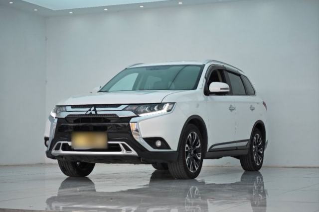 Used Mitsubishi Outlander 2019 2.4L 4x4 Zhi Xiang Edition 5 Seats China VI Standard