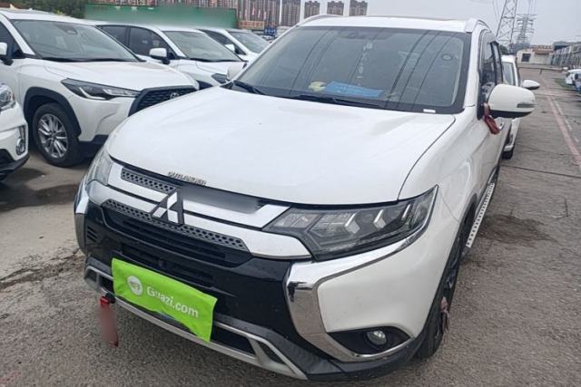 Used Mitsubishi Outlander 2019 2.4L 4x4 Zhi Xiang Edition 5 Seats China VI Standard