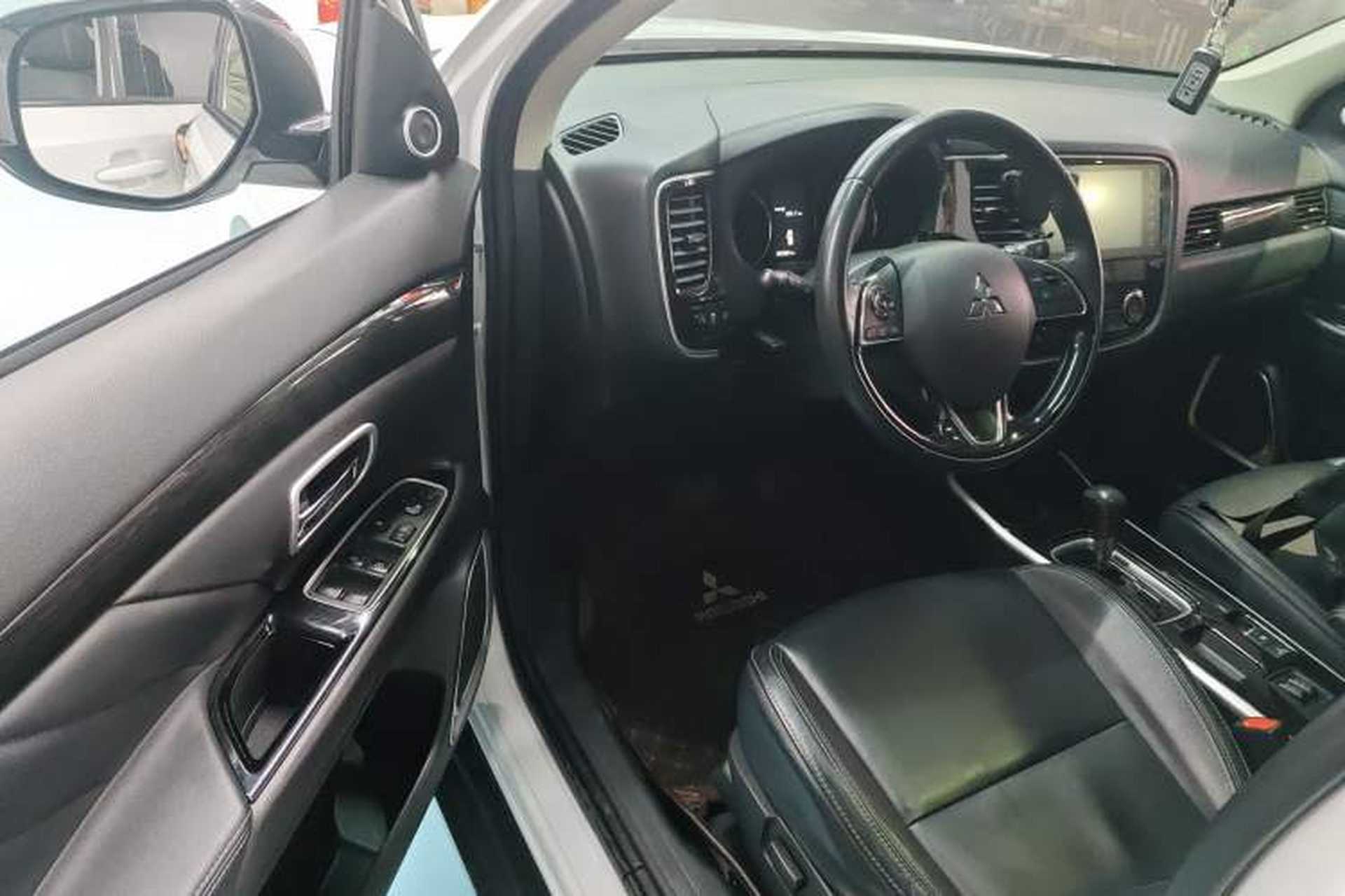 Used Mitsubishi Outlander 2019 2.0L Two-Wheel Drive Comfort Edition 5 Seats China VI Standard Driver Seat