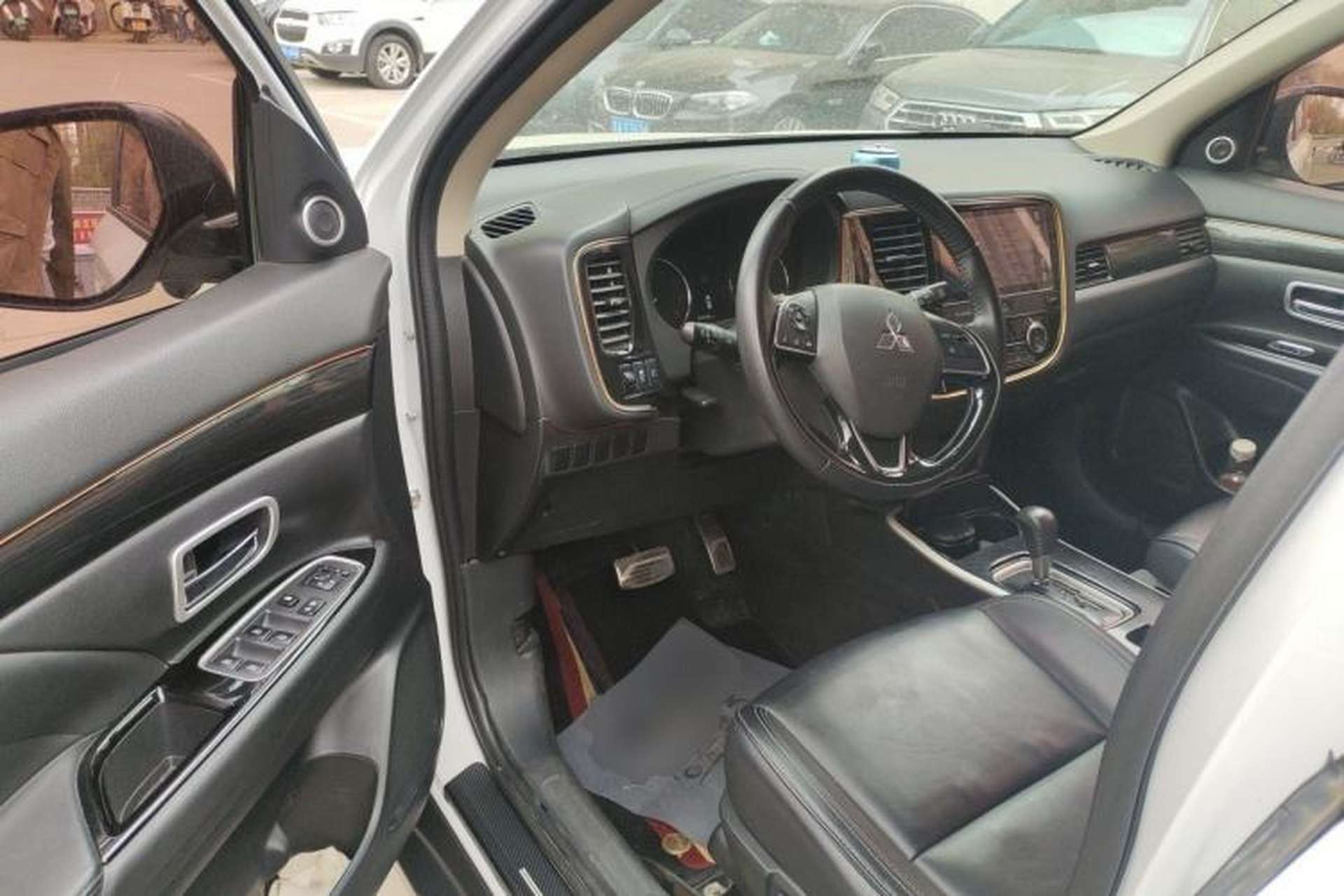 Used Mitsubishi Outlander 2019 2.0L Two-Wheel Drive Comfort Edition 7-Seater China VI Standard Driver Seat
