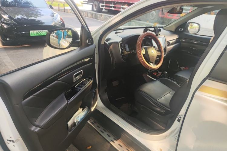 Used Mitsubishi Outlander 2019 2.0L Two-Wheel Drive Comfort Edition 5 Seats China VI Standard Driver Seat