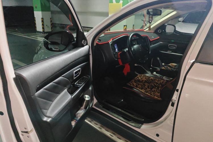 Used Mitsubishi Outlander 2019 2.0L Two-Wheel Drive Comfort Edition 7-Seater China VI Standard Driver Seat