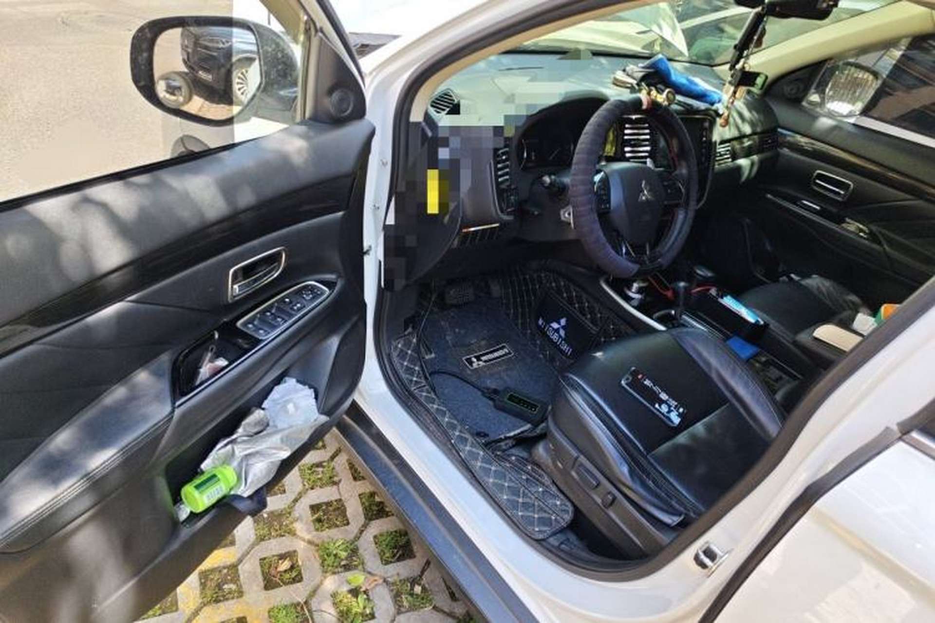 Used Mitsubishi Outlander 2019 2.4L 4x4 Zhi Xiang Edition 5 Seats China V Emission Standard Driver Seat
