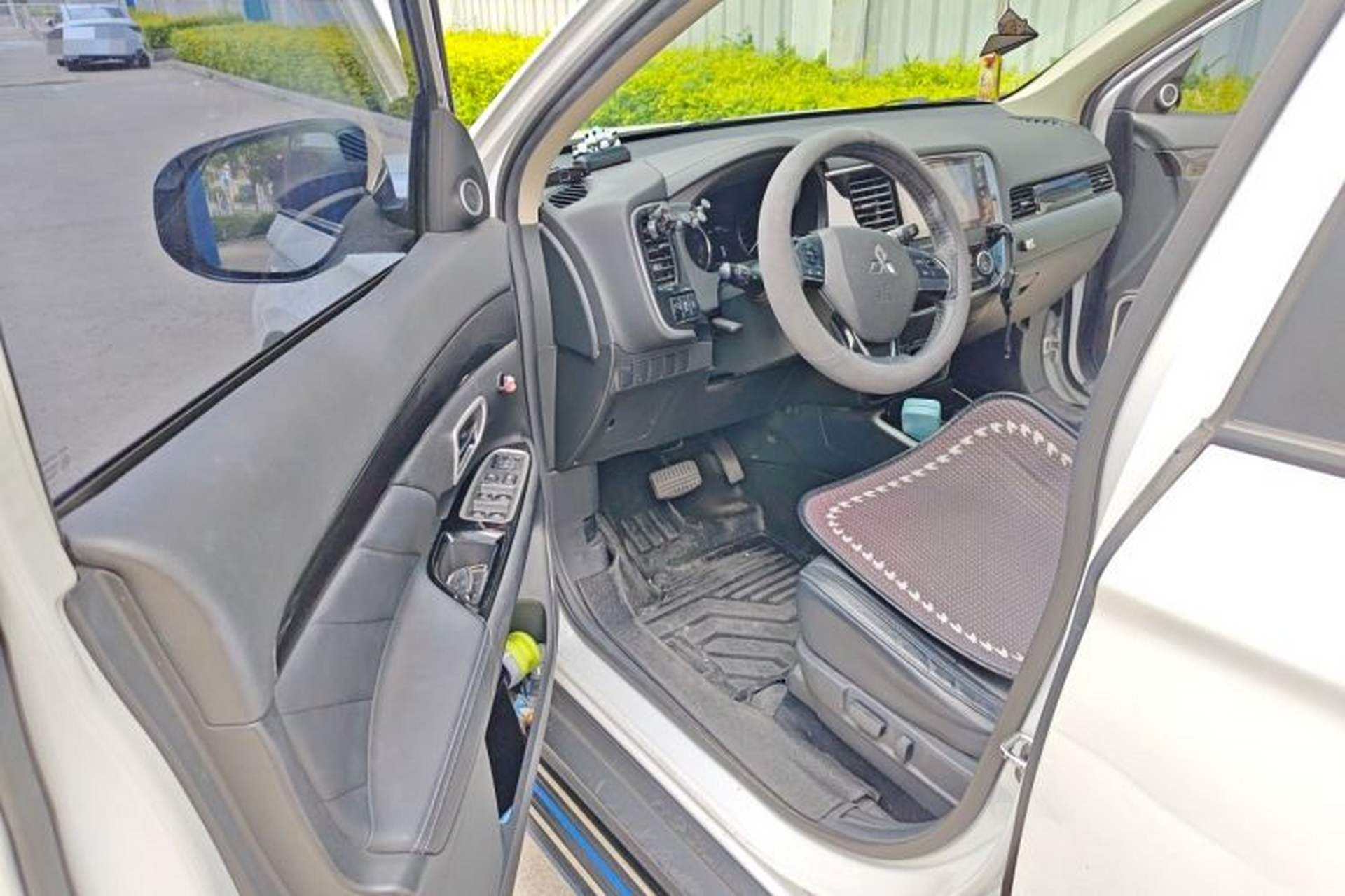 Used Mitsubishi Outlander 2019 2.0L Two-Wheel Drive Comfort Edition 5 Seats China VI Standard Driver Seat