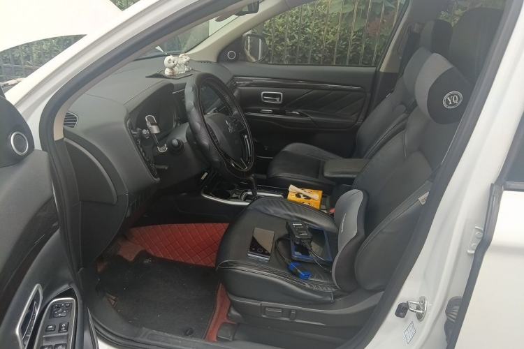 Used Mitsubishi Outlander 2019 2.0L Two-Wheel Drive Comfort Edition 5 Seats China V Standard Driver Seat