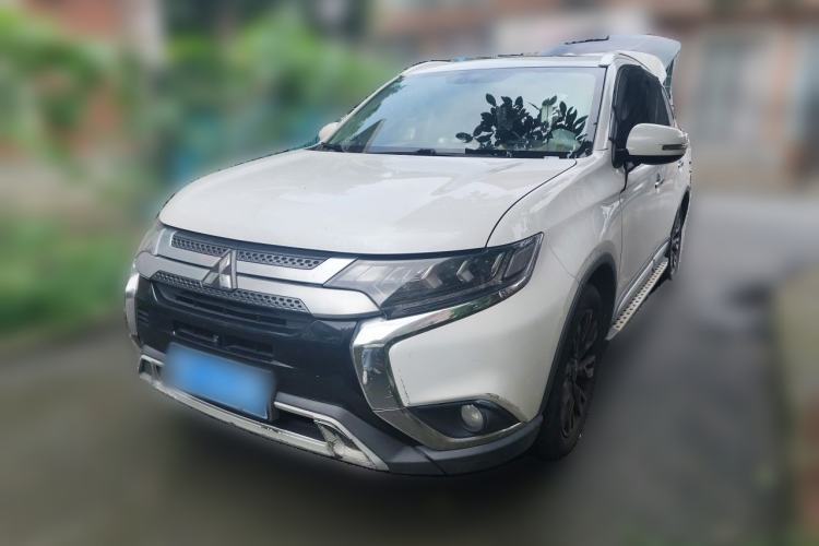 Used Mitsubishi Outlander 2019 2.4L 4x4 Zhi Xiang Edition 5 Seats China VI Standard Guazi used car, China used car export, Used car for sale, Used  cars, Cheapest cars for sale