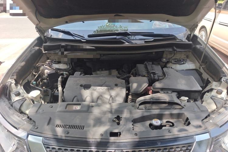 Used Mitsubishi Outlander 2019 2.0L Two-Wheel Drive Comfort Edition 5 Seats China V Standard Engine Bay