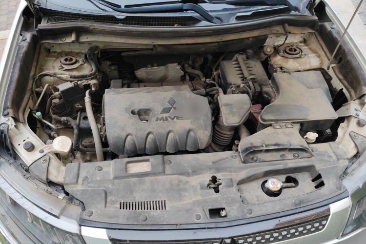 Used Mitsubishi Outlander 2019 2.4L 4x4 Zhi Xiang Edition 7 Seats China VI Standard Engine Bay