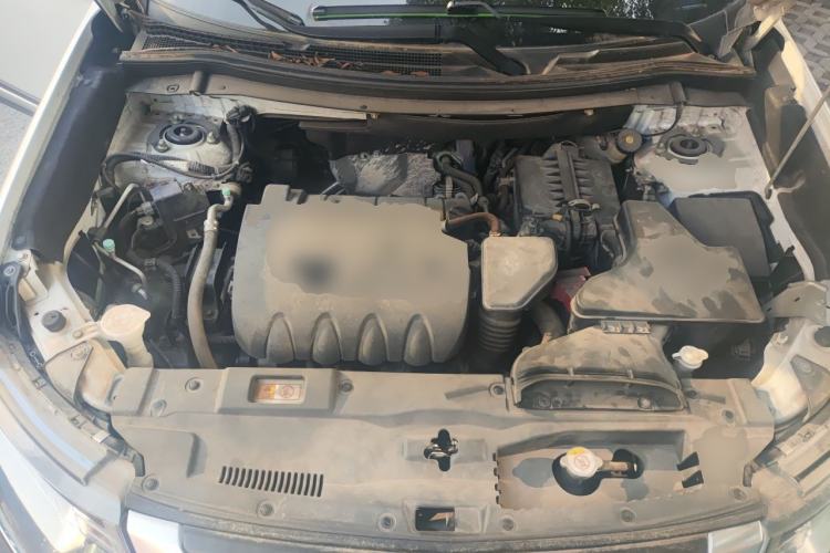Used Mitsubishi Outlander 2019 2.0L Two-Wheel Drive Comfort Edition 5 Seats China VI Standard Engine Bay