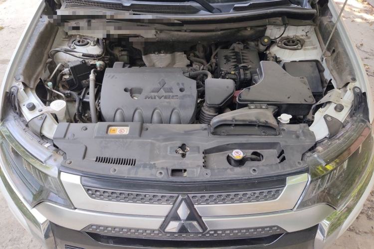 Used Mitsubishi Outlander 2019 2.4L 4x4 Zhi Xiang Edition 5 Seats China VI Standard Engine Bay