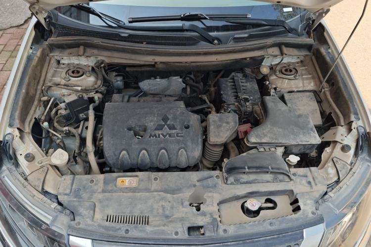 Used Mitsubishi Outlander 2019 2.4L 4x4 Zhi Xiang Edition 5 Seats China VI Standard Engine Bay