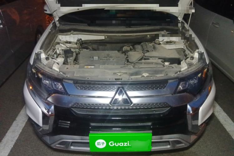 Used Mitsubishi Outlander 2019 2.4L 4x4 Zhi Xiang Edition 7 Seats China V Emission Standard Engine Bay