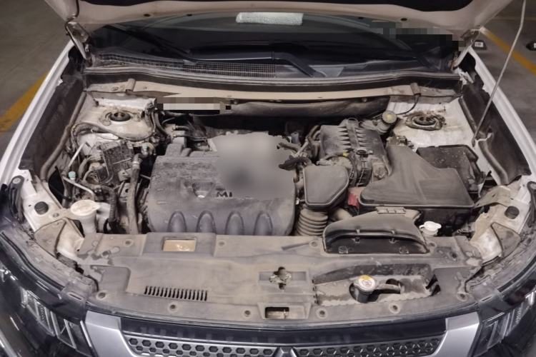 Used Mitsubishi Outlander 2019 2.4L 4x4 Zhi Xiang Edition 5 Seats China V Emission Standard Engine Bay
