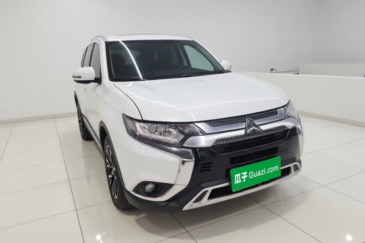 Used Mitsubishi Outlander 2019 2.0L Two-Wheel Drive Comfort Edition 5 Seats China VI Standard Exterior 1