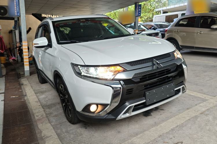Used Mitsubishi Outlander 2019 2.0L Two-Wheel Drive Comfort Edition 5 Seats China V Standard Exterior 1