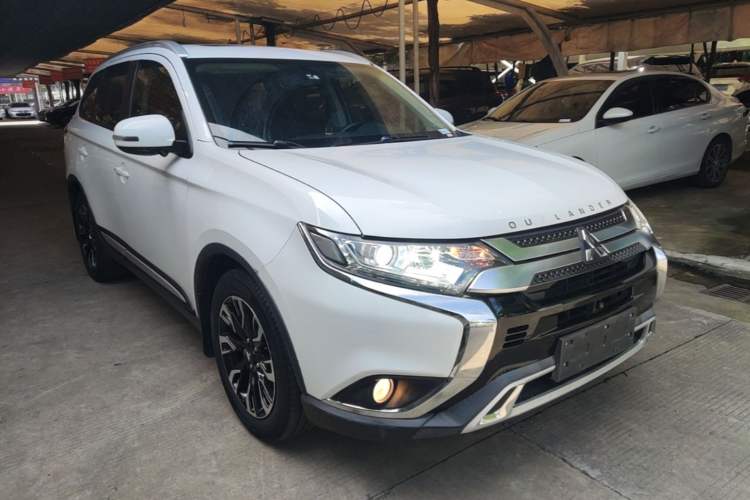 Used Mitsubishi Outlander 2019 2.0L Two-Wheel Drive Comfort Edition 5 Seats China V Standard Exterior 1