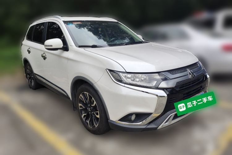 Used Mitsubishi Outlander 2019 2.0L Two-Wheel Drive Comfort Edition 5 Seats China VI Standard Exterior 1