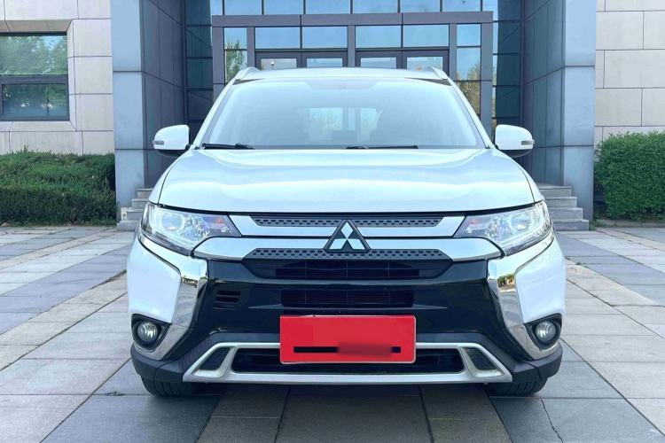 Used Mitsubishi Outlander 2019 2.0L Two-Wheel Drive Comfort Edition 7 Seats China V Emission Standard Exterior 1