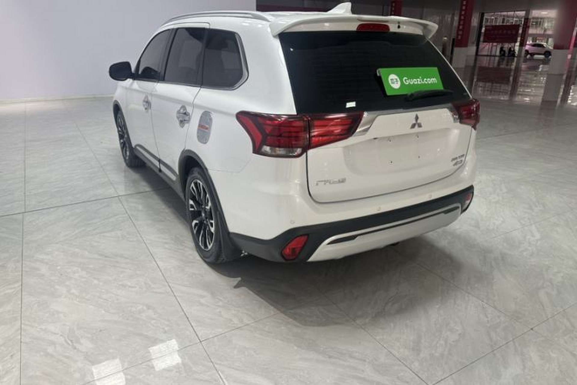 Used Mitsubishi Outlander 2019 2.4L 4x4 Zhi Xiang Edition 7 Seats China V Emission Standard Exterior 1