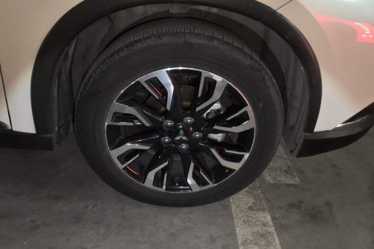 Used Mitsubishi Outlander 2019 2.0L Two-Wheel Drive Comfort Edition 5 Seats China VI Standard Exterior 1