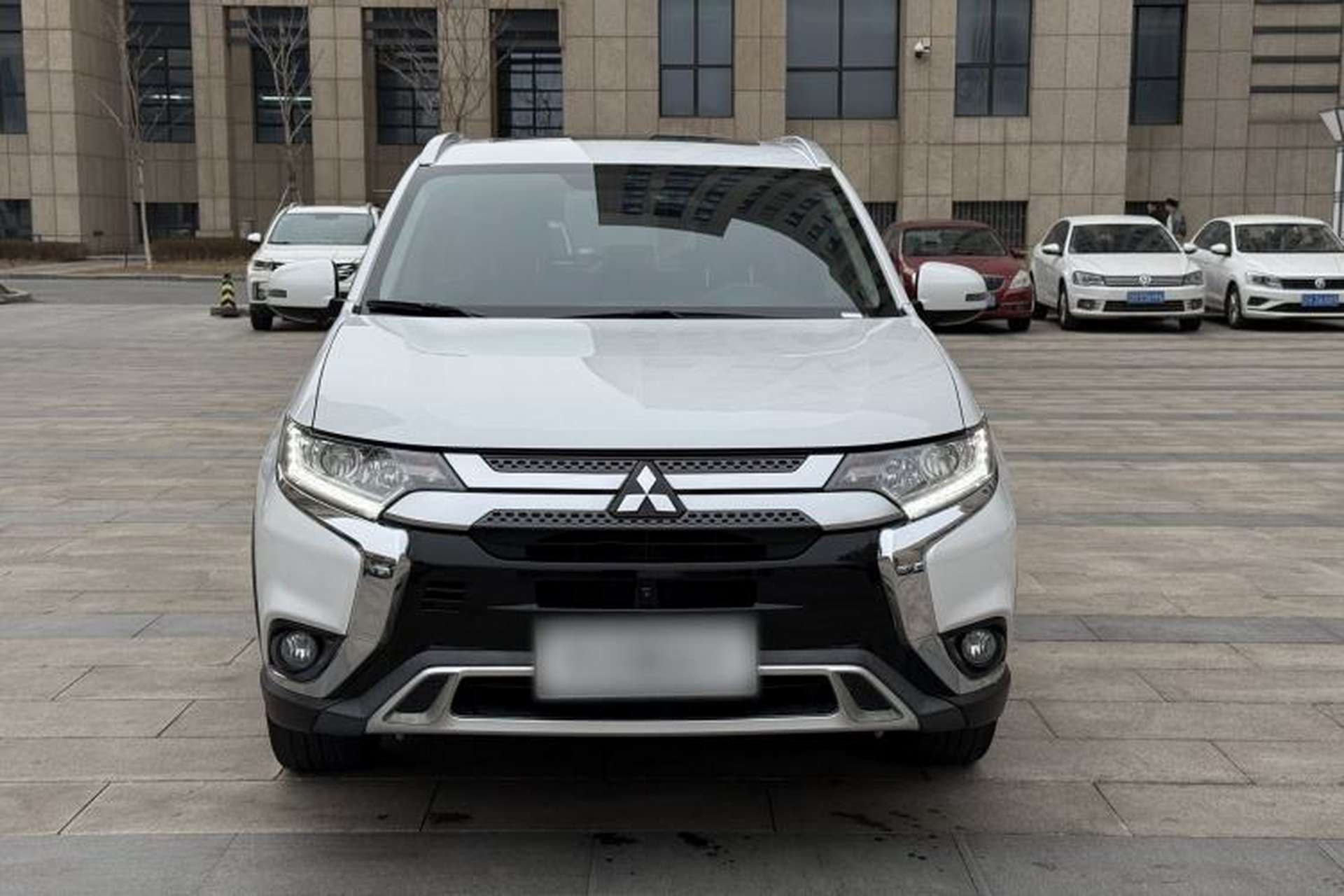 Used Mitsubishi Outlander 2019 2.0L Two-Wheel Drive Comfort Edition 5 Seats China VI Standard Exterior 1