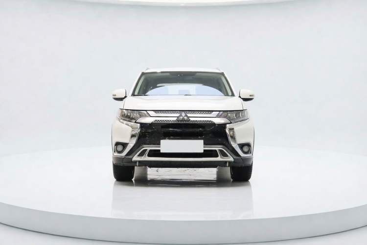 Used Mitsubishi Outlander 2019 2.4L 4x4 Zhi Xiang Edition 5 Seats China V Emission Standard Exterior 1