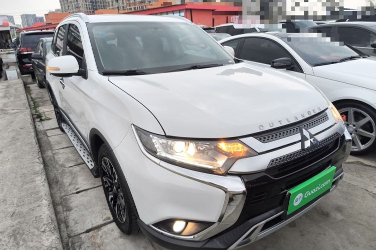 Used Mitsubishi Outlander 2019 2.0L Two-Wheel Drive Comfort Edition 5 Seats China VI Standard Exterior 1