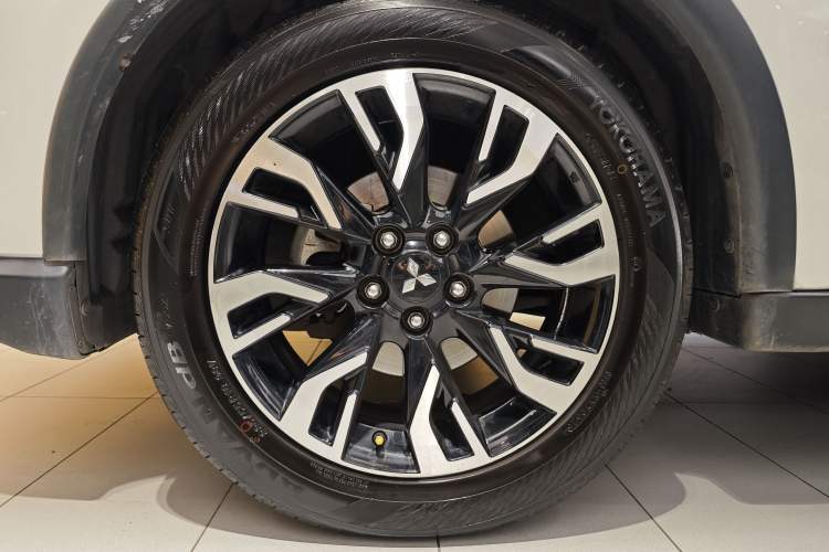 Used Mitsubishi Outlander 2019 2.0L Two-Wheel Drive Comfort Edition 5 Seats China VI Standard Exterior 10
