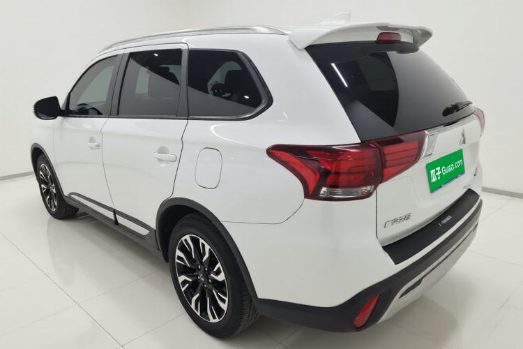 Used Mitsubishi Outlander 2019 2.0L Two-Wheel Drive Comfort Edition 5 Seats China VI Standard Exterior 2