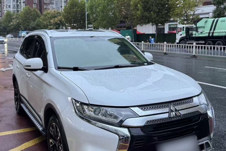 Used Mitsubishi Outlander 2019 2.0L Two-Wheel Drive Comfort Edition 5 Seats China VI Standard Exterior 2