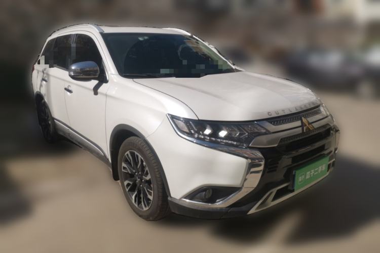 Used Mitsubishi Outlander 2019 2.4L 4x4 Zhi Xiang Edition 5 Seats China VI Standard Exterior 2