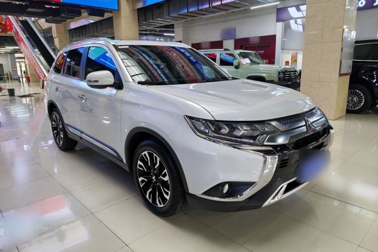 Used Mitsubishi Outlander 2019 2.4L 4x4 Zhi Xiang Edition 5 Seats China VI Standard Exterior 2