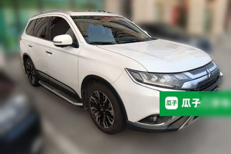 Used Mitsubishi Outlander 2019 2.4L 4x4 Zhi Xiang Edition 7 Seats China VI Standard Exterior 2