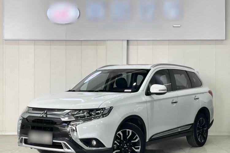 Used Mitsubishi Outlander 2019 2.4L 4x4 Zhi Xiang Edition 5 Seats China VI Standard Exterior 2