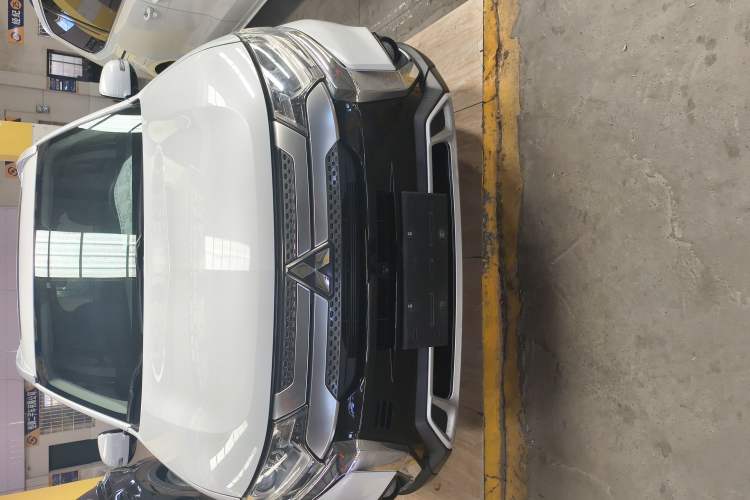 Used Mitsubishi Outlander 2019 2.0L Two-Wheel Drive Comfort Edition 5 Seats China V Standard Exterior 2