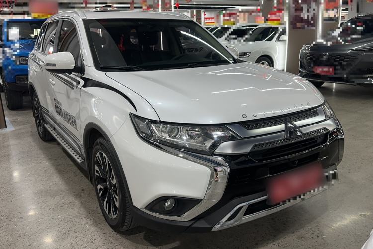 Used Mitsubishi Outlander 2019 2.0L Two-Wheel Drive Comfort Edition 5 Seats China VI Standard Exterior 3