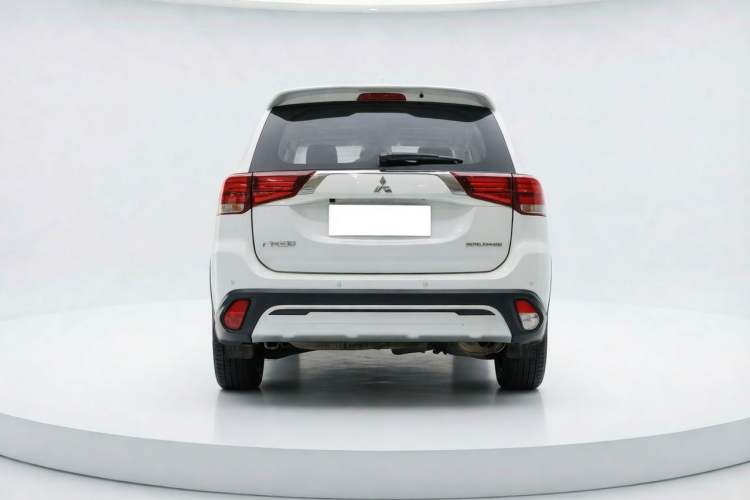 Used Mitsubishi Outlander 2019 2.4L 4x4 Zhi Xiang Edition 5 Seats China V Emission Standard Exterior 3
