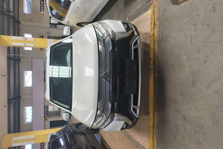 Used Mitsubishi Outlander 2019 2.0L Two-Wheel Drive Comfort Edition 5 Seats China V Standard Exterior 3