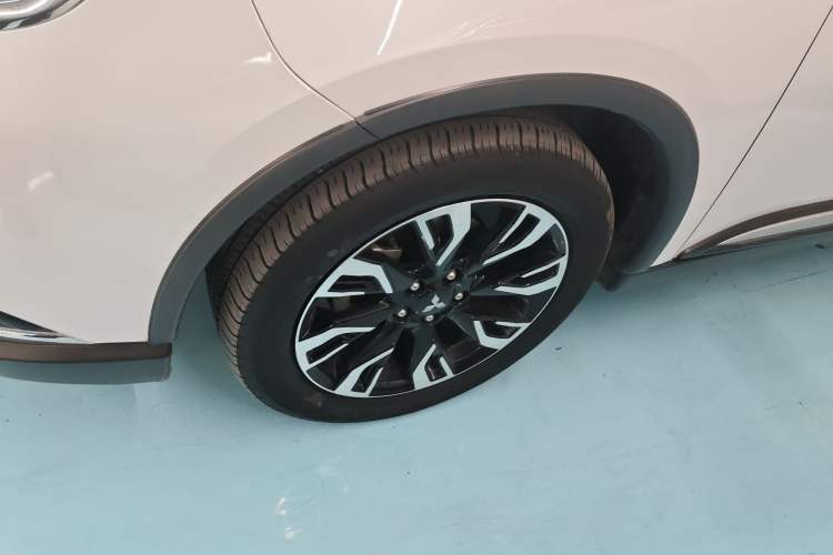 Used Mitsubishi Outlander 2019 2.0L Two-Wheel Drive Comfort Edition 5 Seats China VI Standard Exterior 4