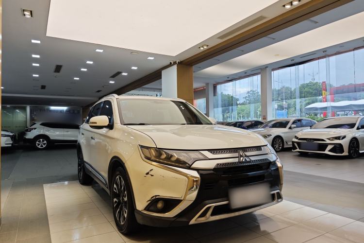 Used Mitsubishi Outlander 2019 2.4L 4x4 Zhi Xiang Edition 5 Seats China V Emission Standard Exterior 4