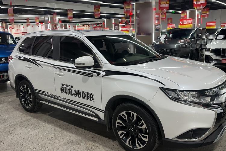 Used Mitsubishi Outlander 2019 2.0L Two-Wheel Drive Comfort Edition 5 Seats China VI Standard Exterior 4
