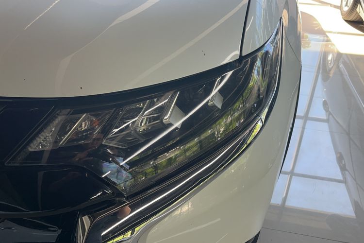 Used Mitsubishi Outlander 2019 2.4L 4x4 Zhi Xiang Edition 5 Seats China VI Standard Exterior 4