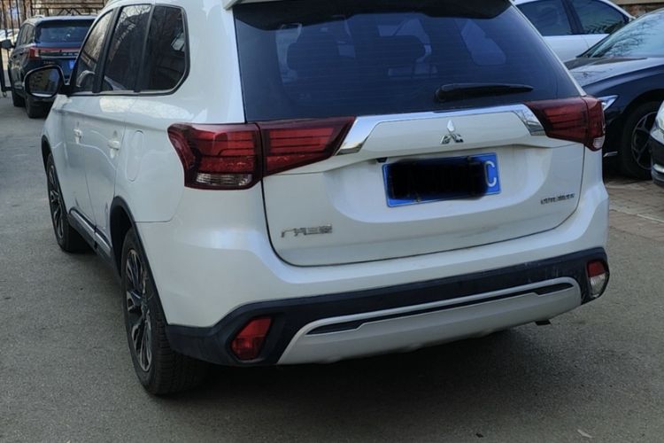 Used Mitsubishi Outlander 2019 2.0L Two-Wheel Drive Comfort Edition 5 Seats China VI Standard Exterior 5