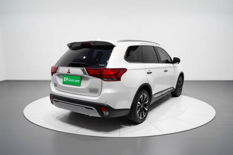 Used Mitsubishi Outlander 2019 2.4L 4x4 Zhi Xiang Edition 5 Seats China VI Standard Exterior 5