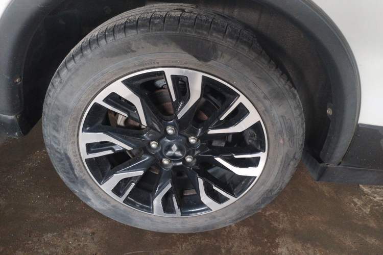 Used Mitsubishi Outlander 2019 2.0L Two-Wheel Drive Comfort Edition 5 Seats China VI Standard Exterior 5
