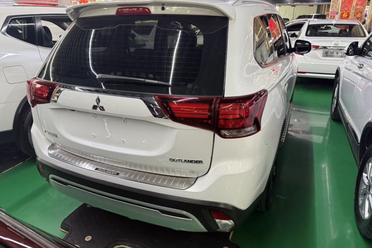 Used Mitsubishi Outlander 2019 2.0L Two-Wheel Drive Comfort Edition 5 Seats China V Standard Exterior 5